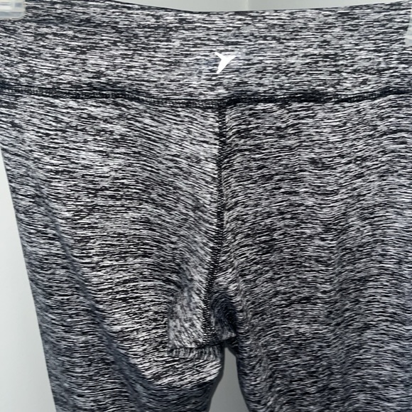 Older Kids Old Navy Active Leggings - Picture 5 of 6